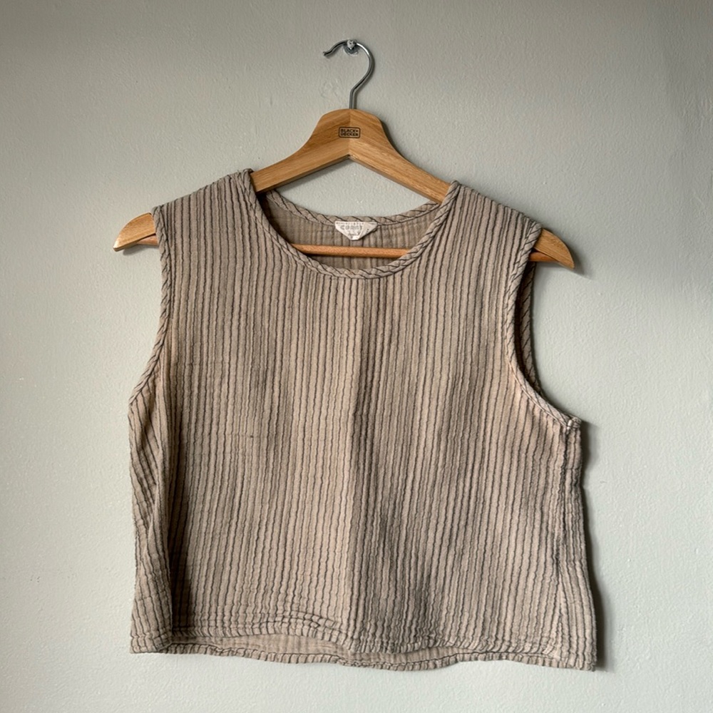 curator SF tank top xs